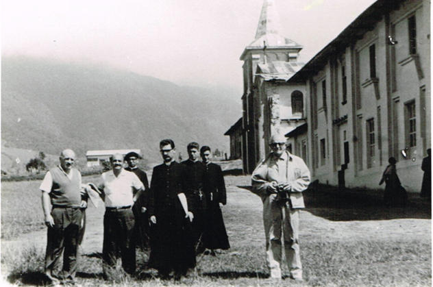 CASA CURAL E IGLESIA DE JUANITO y PADRES MONFORTIANOS